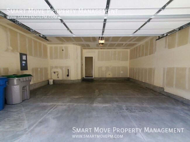 Building Photo - 3246 E Front Runner Ln