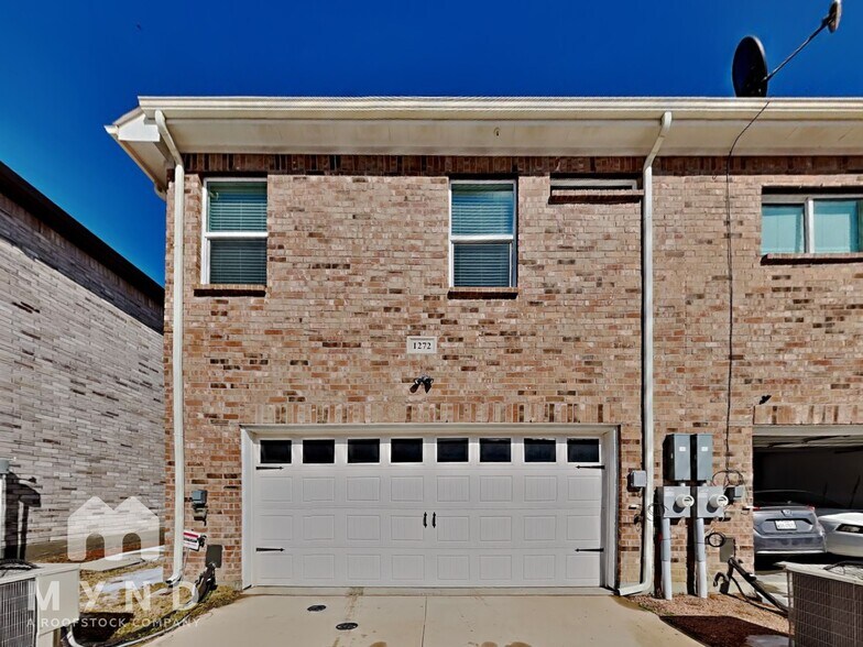 Building Photo - 1272 Alamo Dr