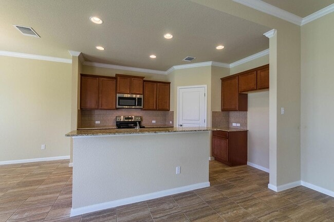 Building Photo - Spacious 4-Bedroom, 2-Bath Home in Hills o...