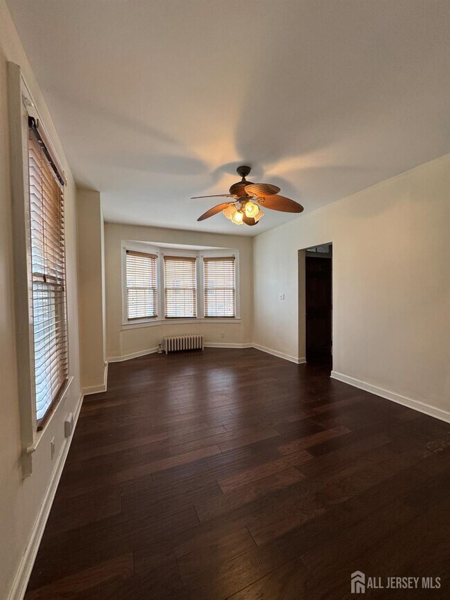 Building Photo - 80 Commerce St