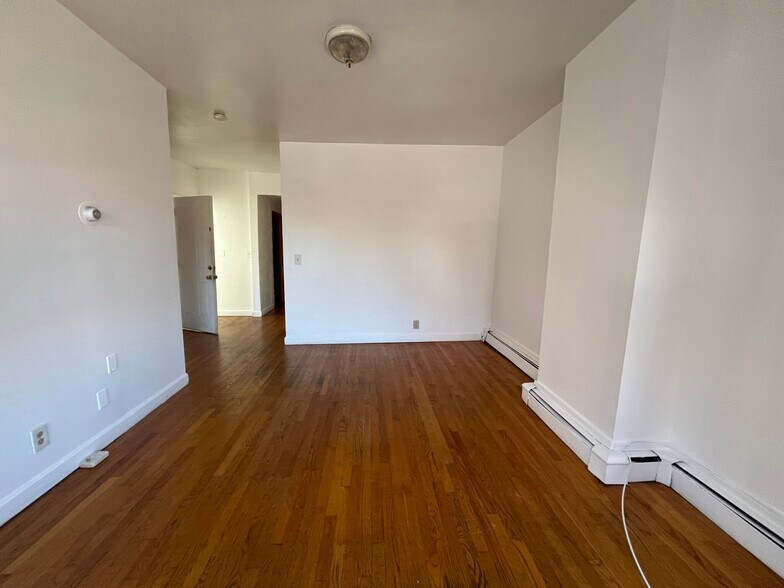 Building Photo - 846 Huntington Ave