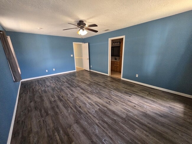 Building Photo - 1548 Bosc Ct