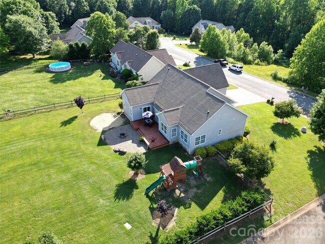 Building Photo - 141 Logan Ridge Dr