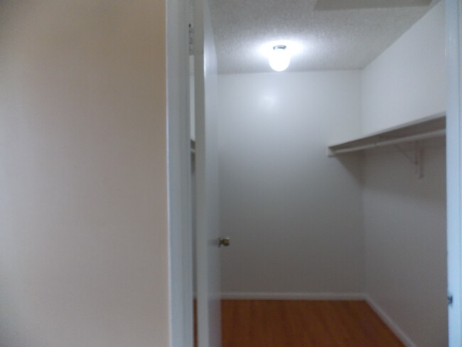 Walk In Closet - 1810 S 4th St