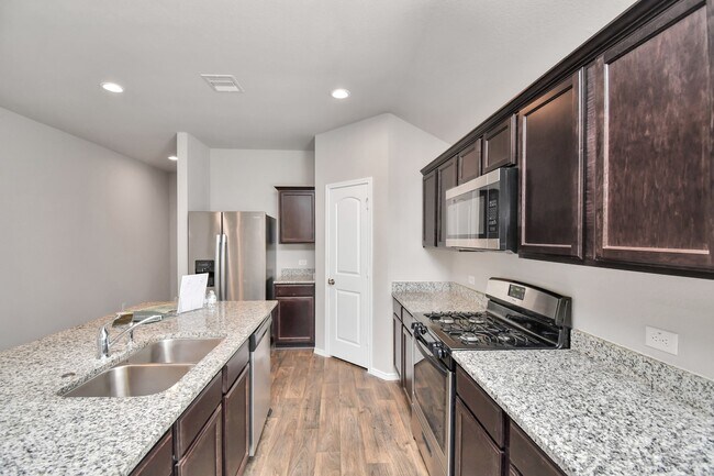 Building Photo - 9826 Laurel Lake Dr