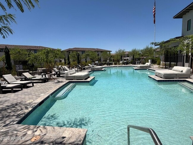Building Photo - 2121 W Sonoran Desert Dr