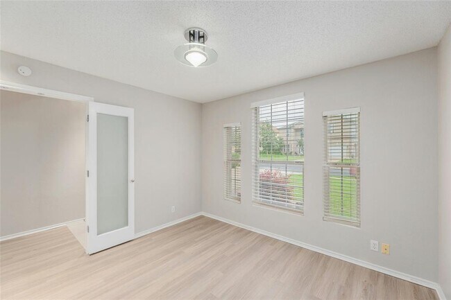 Building Photo - 8129 Hawick Dr