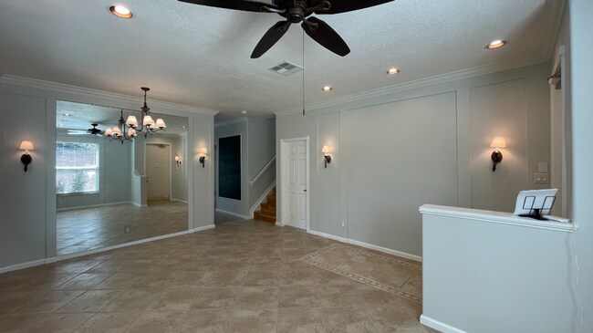 Building Photo - 4857 Victoria Cir