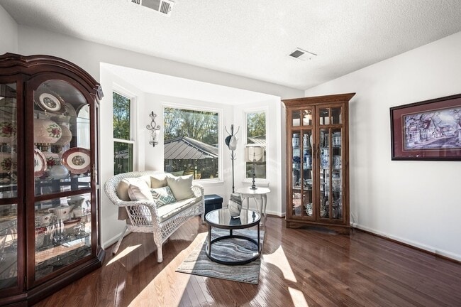 Building Photo - 808 Water View Terrace