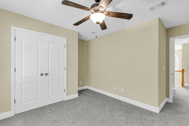 Building Photo - 4 Bedroom 2.5 Bathroom single family home ...