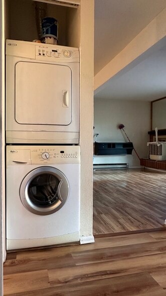 Washer / Dryer - 2630 Juniper Ave