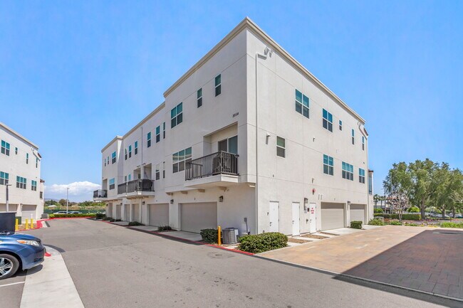 Building Photo - 2054 Luzon Ln