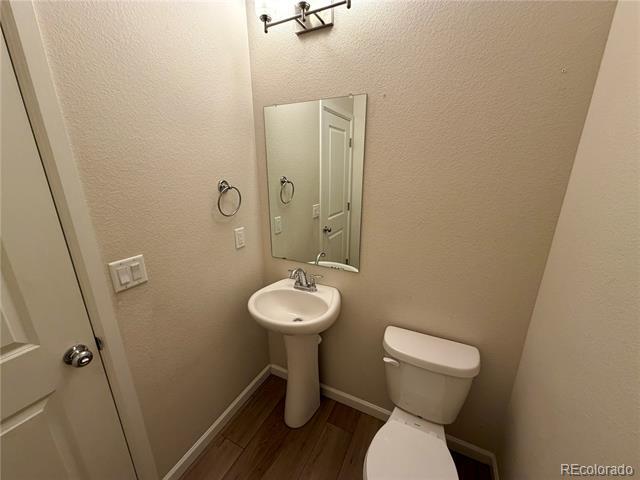 Building Photo - 10565 Paris St