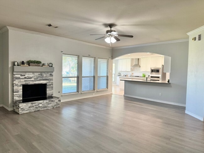 Building Photo - 8603 Malardcrest Dr