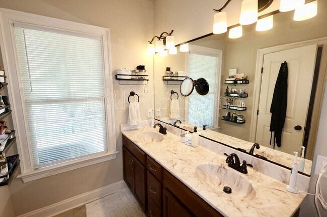 Building Photo - 612 N 30th St