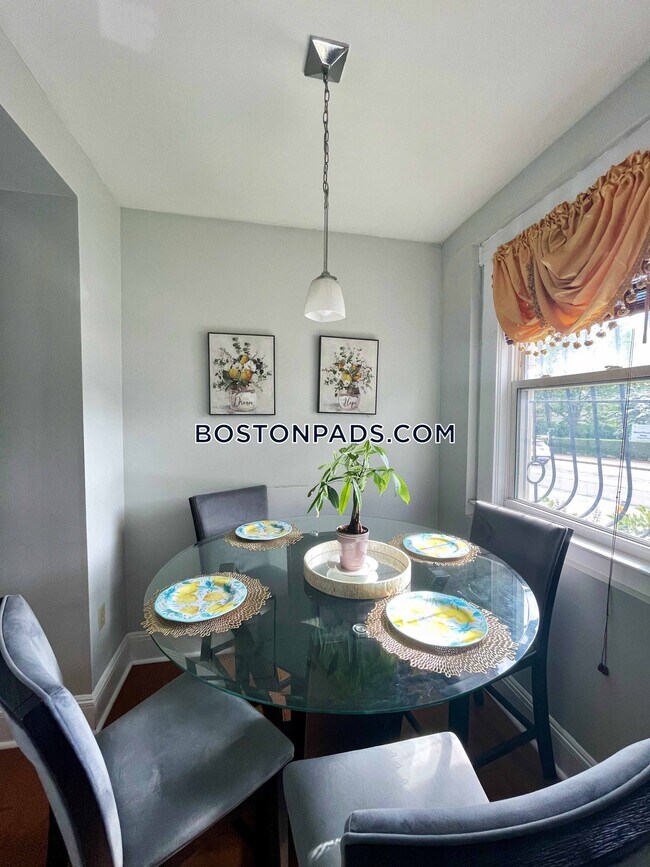 Building Photo - 246 S Huntington Ave