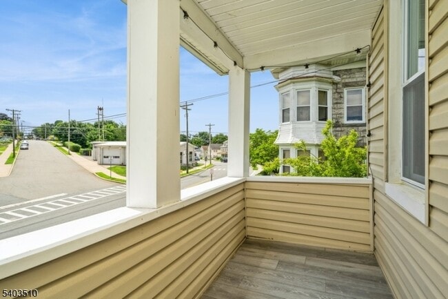 Building Photo - 99 Allen St