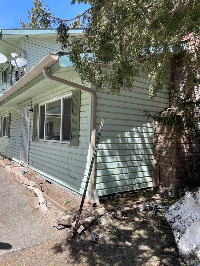 Building Photo - 3685 Tamarack Ave