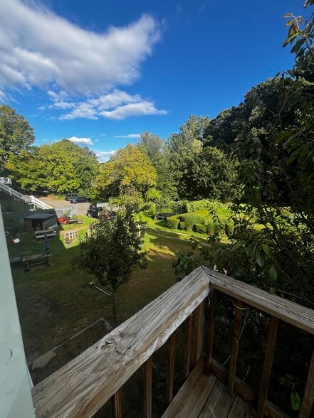 Building Photo - 84 W Main St