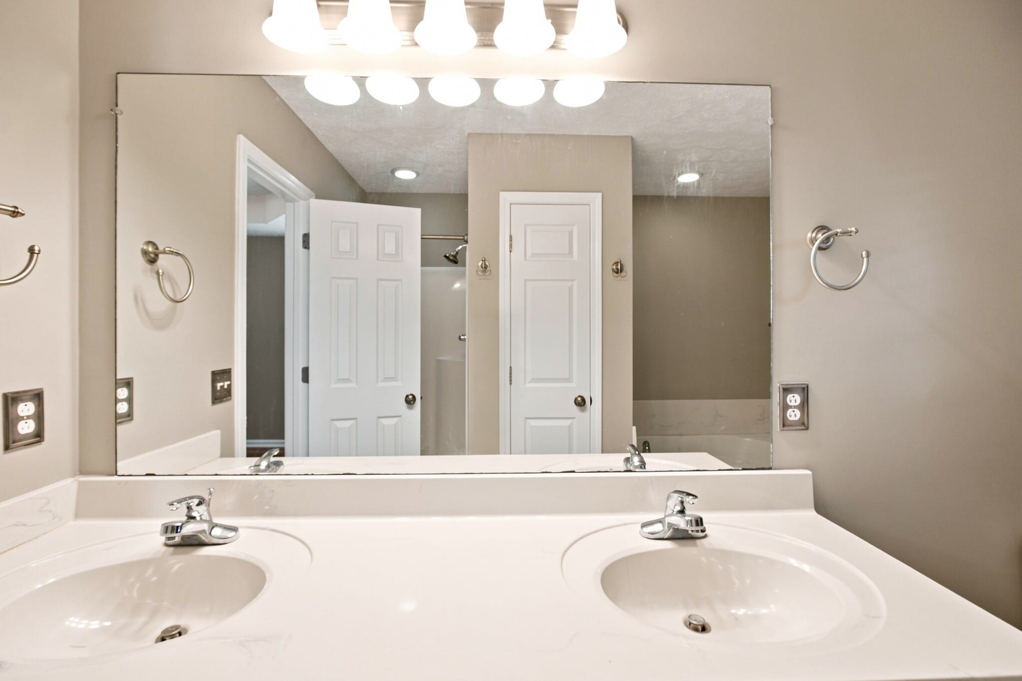 Building Photo - 1457 Cedar Springs Cir