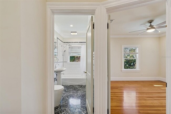 Building Photo - 344 21st Ave NE