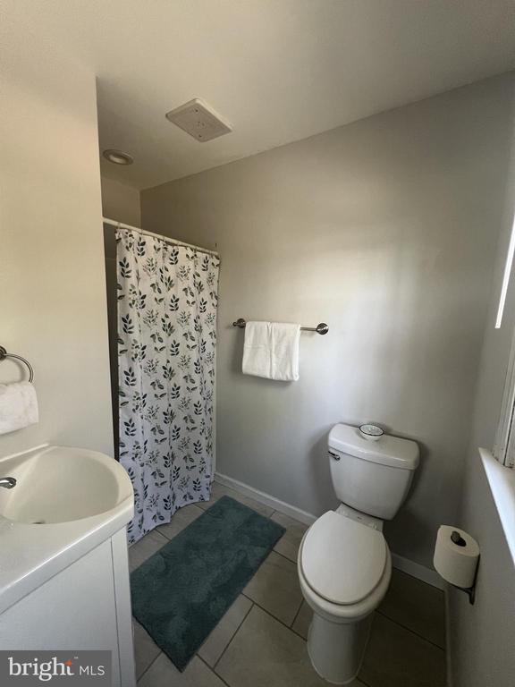 Building Photo - 5472 Merry Oaks Rd