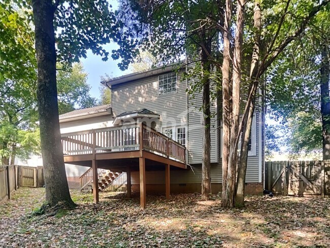 Building Photo - 601 Magnolia Ln