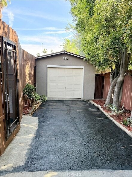 Building Photo - 1542 E Woodbury Rd