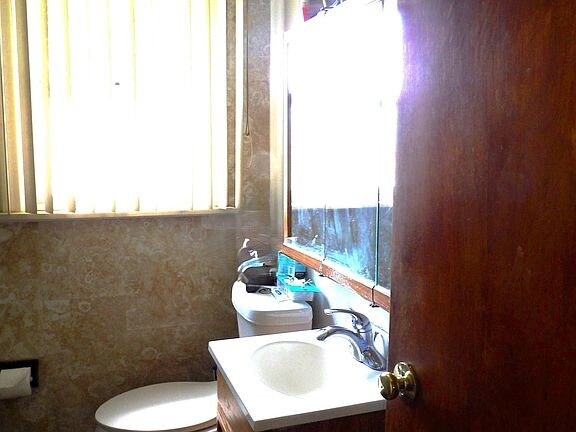 Building Photo - 335 North Dr