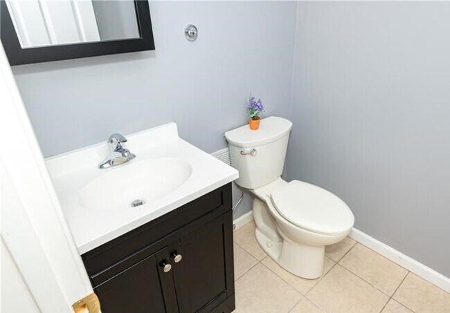 Building Photo - 3601 Empire Dr