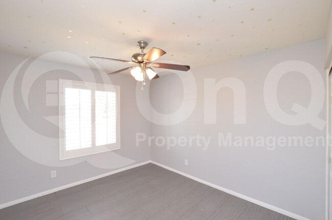 Building Photo - 2218 W Palomino Dr