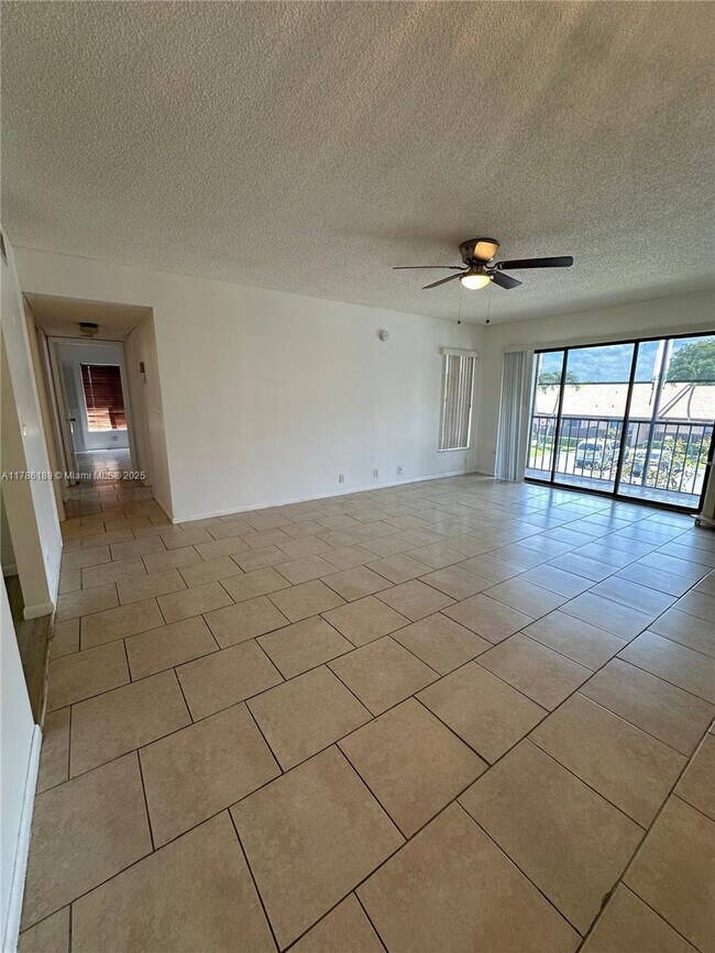 Building Photo - 802 Sky Pine Way