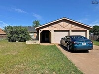 Building Photo - 2316 Perrin Dr
