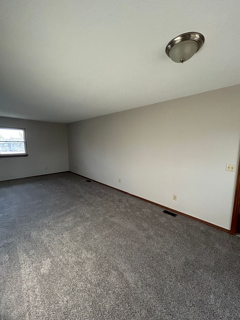 Building Photo - 1625 Pin Oak Ct