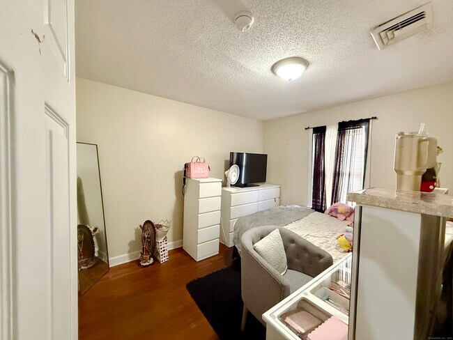 Building Photo - 12 South St