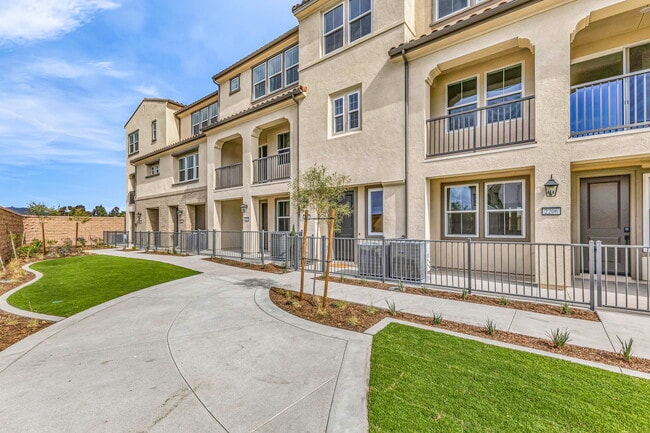 Building Photo - 2208 Mountain Laurel Rd