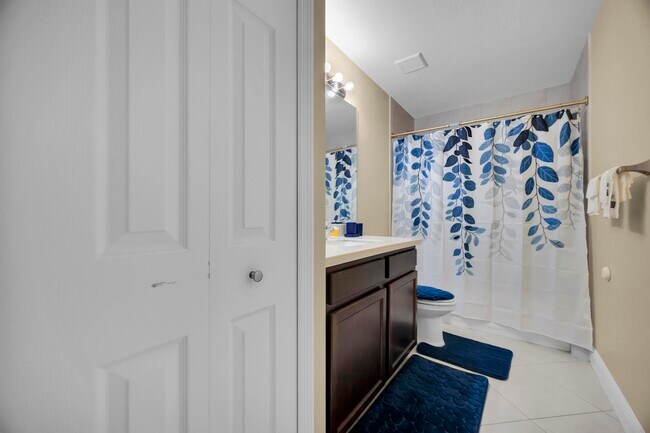 Building Photo - 1037 SW Payne Ave