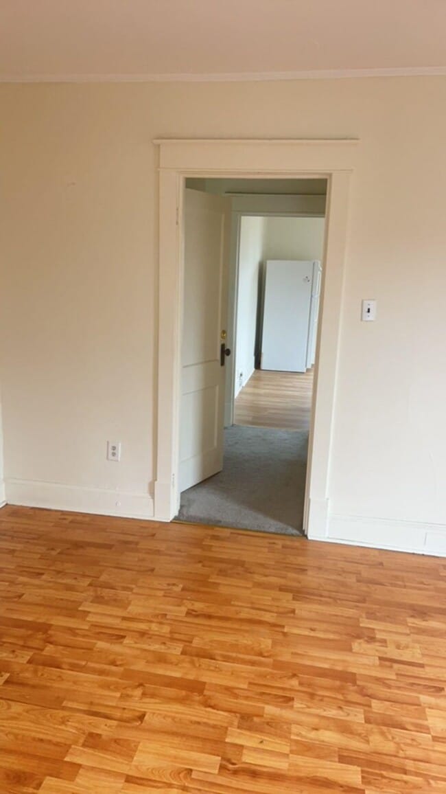 Building Photo - 309 Chicago Ave