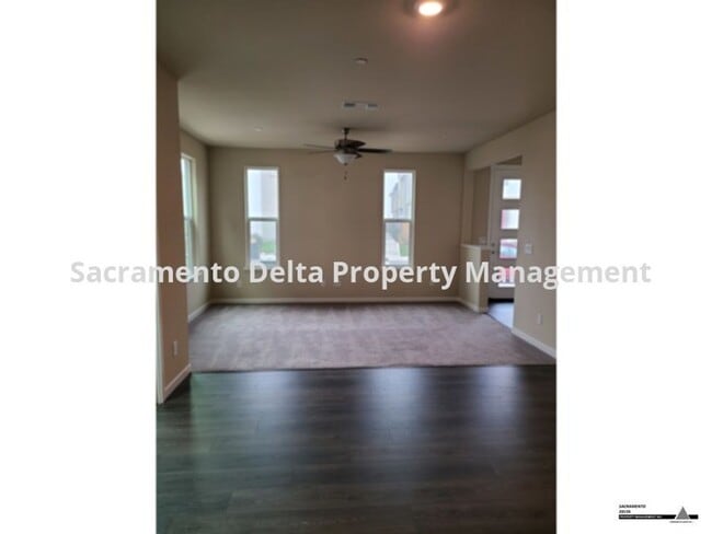 Building Photo - Wonderful Elk Grove Home