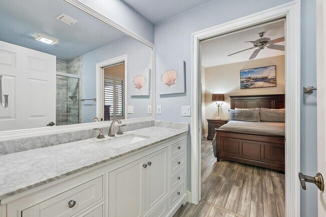Building Photo - 302 Sea Oats Dr