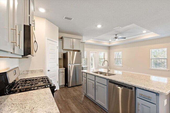 Building Photo - UPCOMING LISTING -WITH LAWNCARE- IN STONEBRIDGE