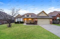 Building Photo - 13313 E 43rd St