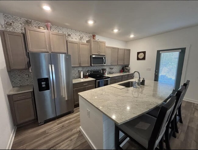 Building Photo - 58 Sandhill Ct