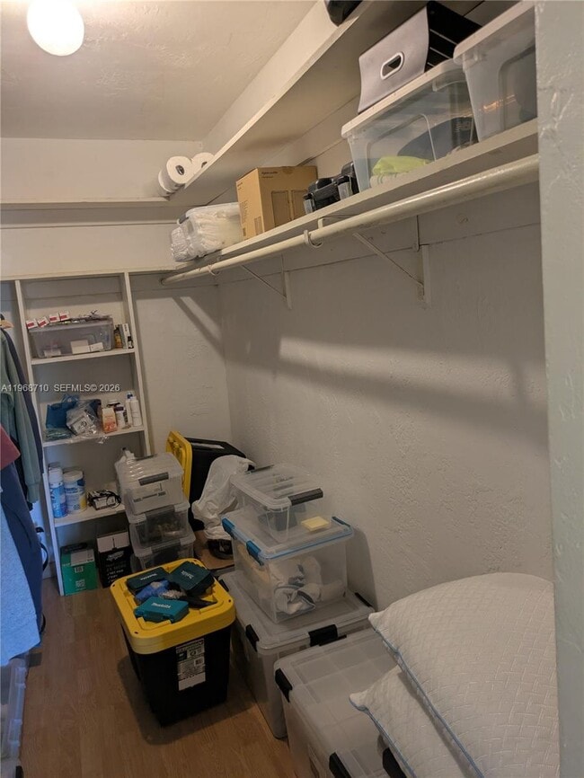 Building Photo - 9621 SW 77th Ave