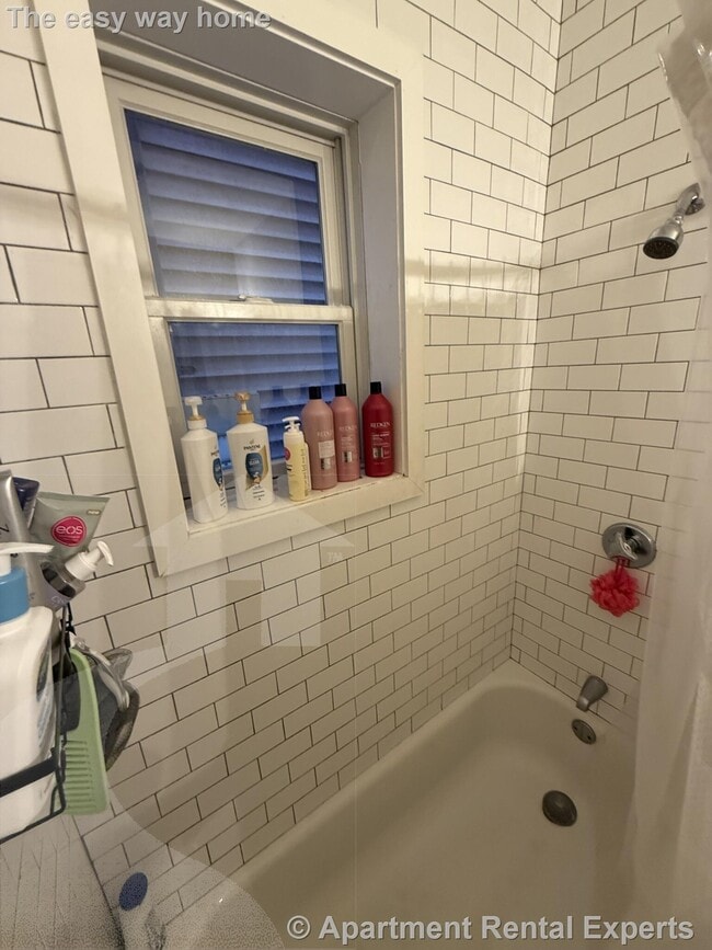 Building Photo - 58 Medford St