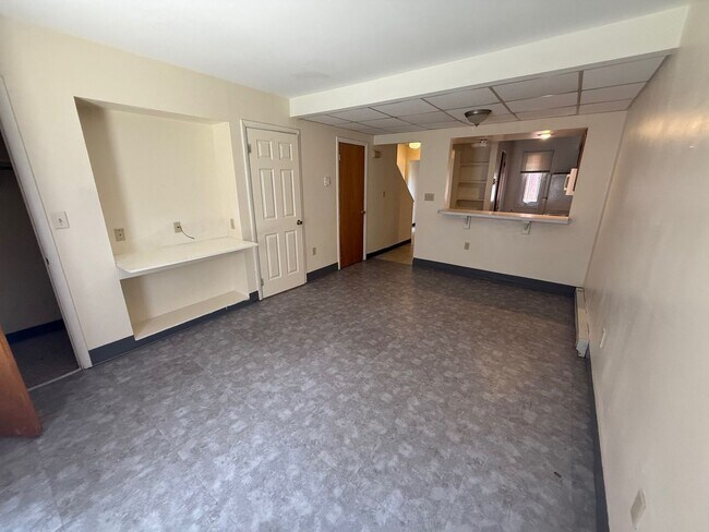 Building Photo - Biscayne/Sarasota 2 Bedroom Townhome on W....