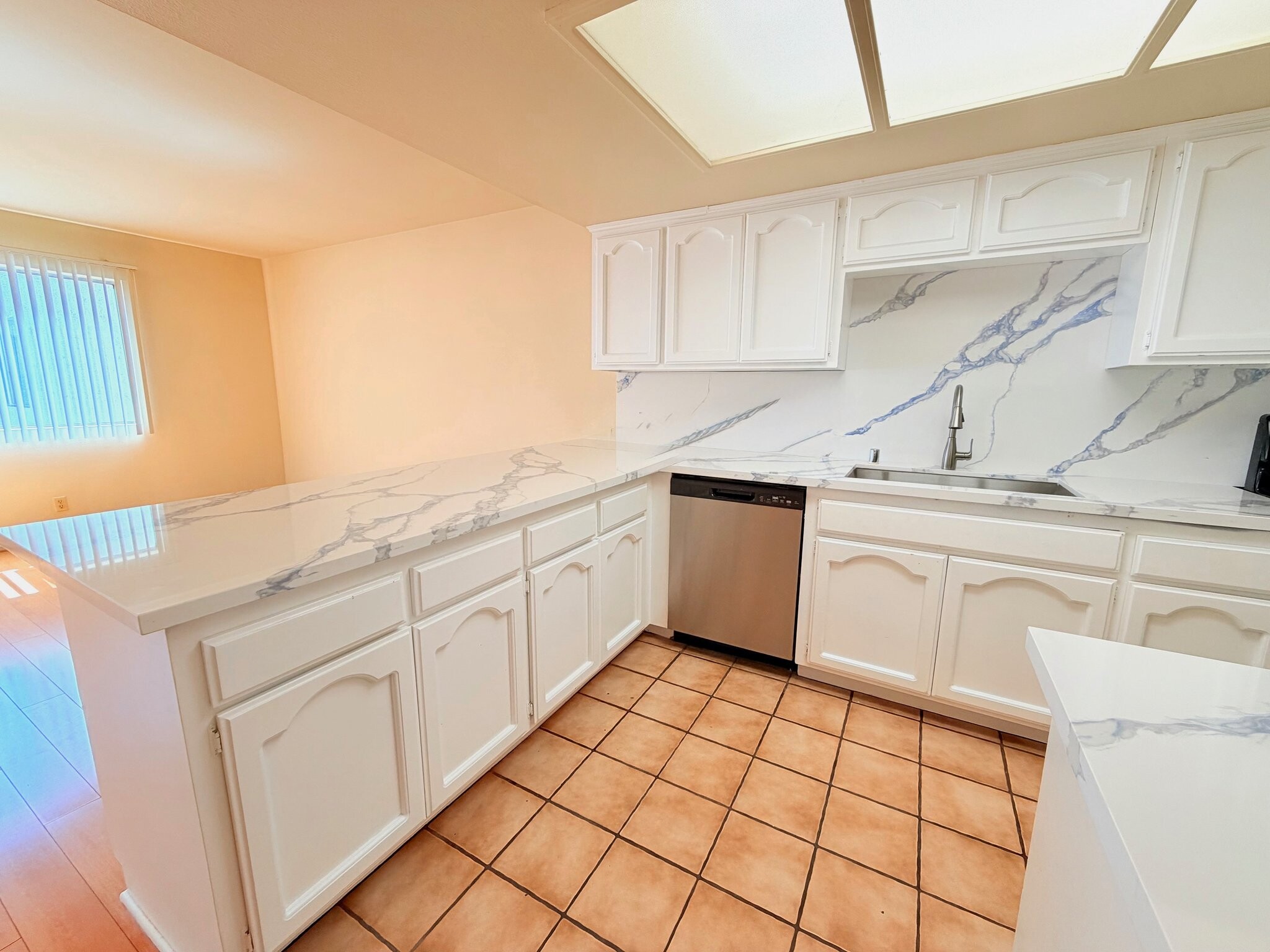 Building Photo - 421 N Kenneth Rd