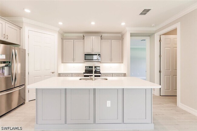 Building Photo - 536 Polihale Wy