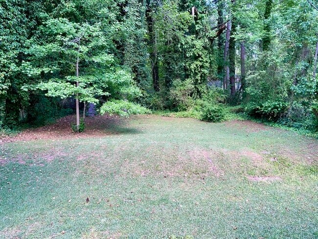 Building Photo - Bright and Modern 3 Beds 2.5 Baths Townhom...