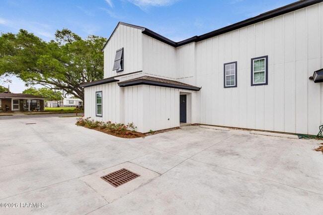 Building Photo - 204 Romero St